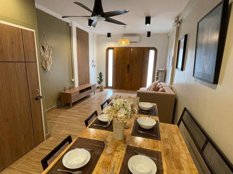 Private House With Pagoda View, Near Grand Palace อพาร์ทเม้น