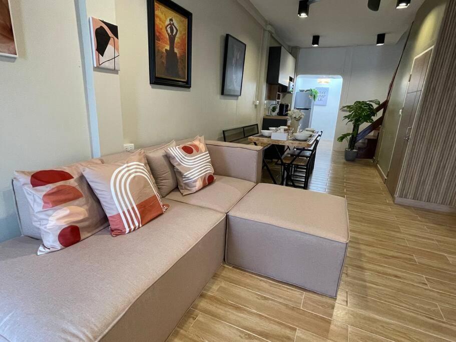 อพาร์ทเม้น Private House With Pagoda View, Near Grand Palace